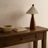 Tischlampe mit Holzsockel und weißem Zementschirm - Ambiana image 7