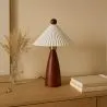 Tischlampe mit Holzsockel und weißem Zementschirm - Ambiana image 7